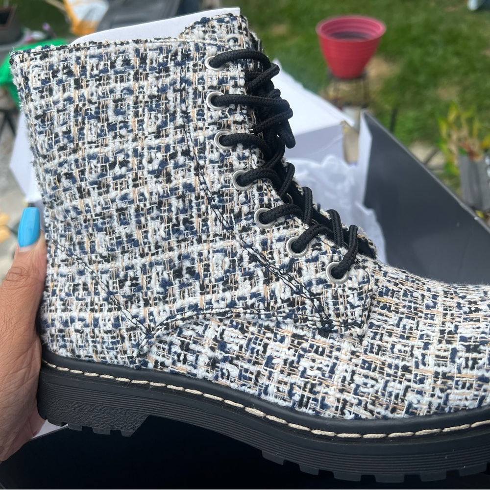 Never worn torrid boots